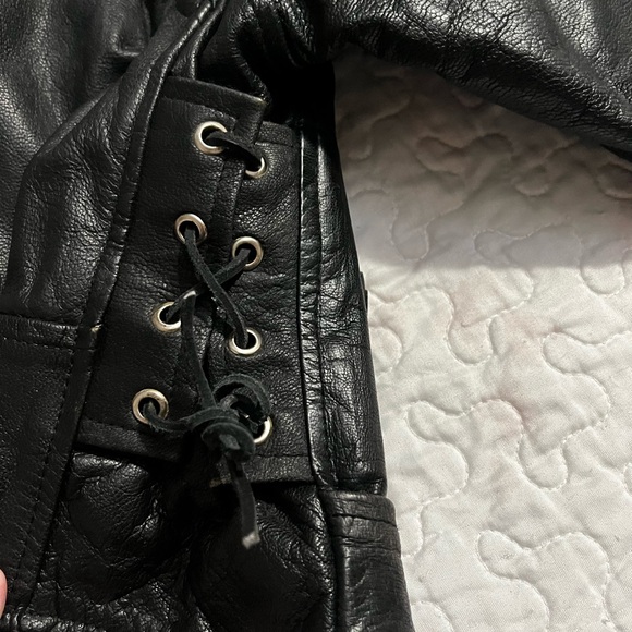 Vintage black leather biker jacket size XL women’s lined warm w/zippers & snaps - Picture 11 of 16